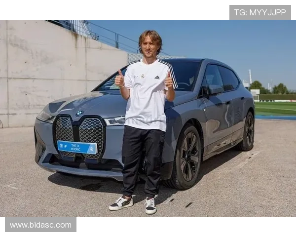 皇马全队获赠宝马车型介绍:贝林厄姆、姆巴佩选择宝马XM 皇马全队获赠宝马车型介绍:贝林厄姆、姆巴佩选择宝马XM